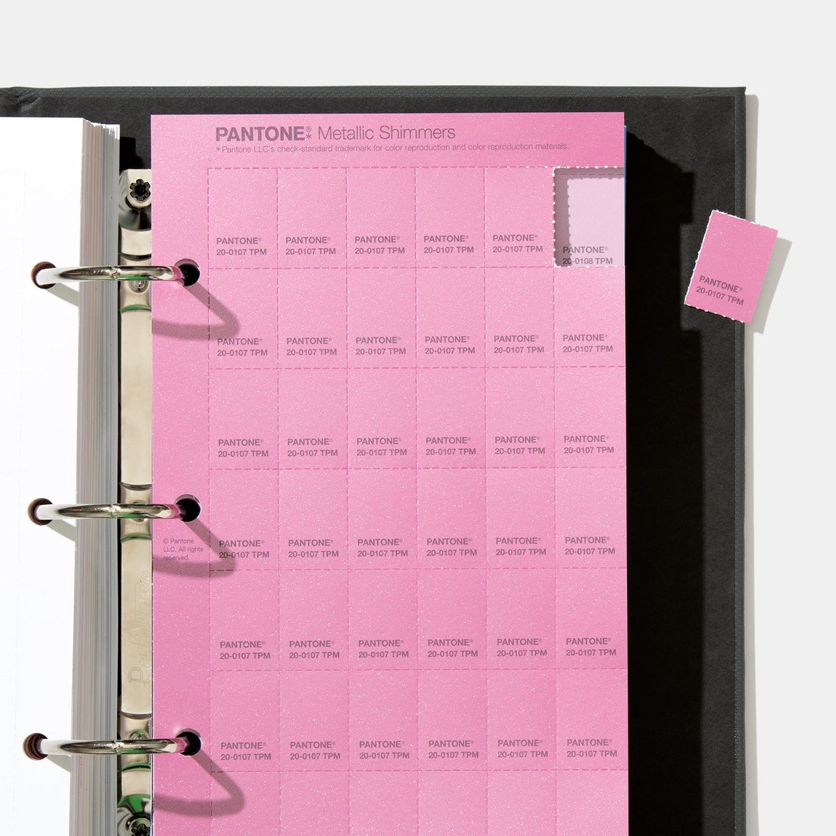 PANTONE FASHION, HOME + INTERIORS (FHI) METALLIC SHIMMERS COLOR SPECIFIER