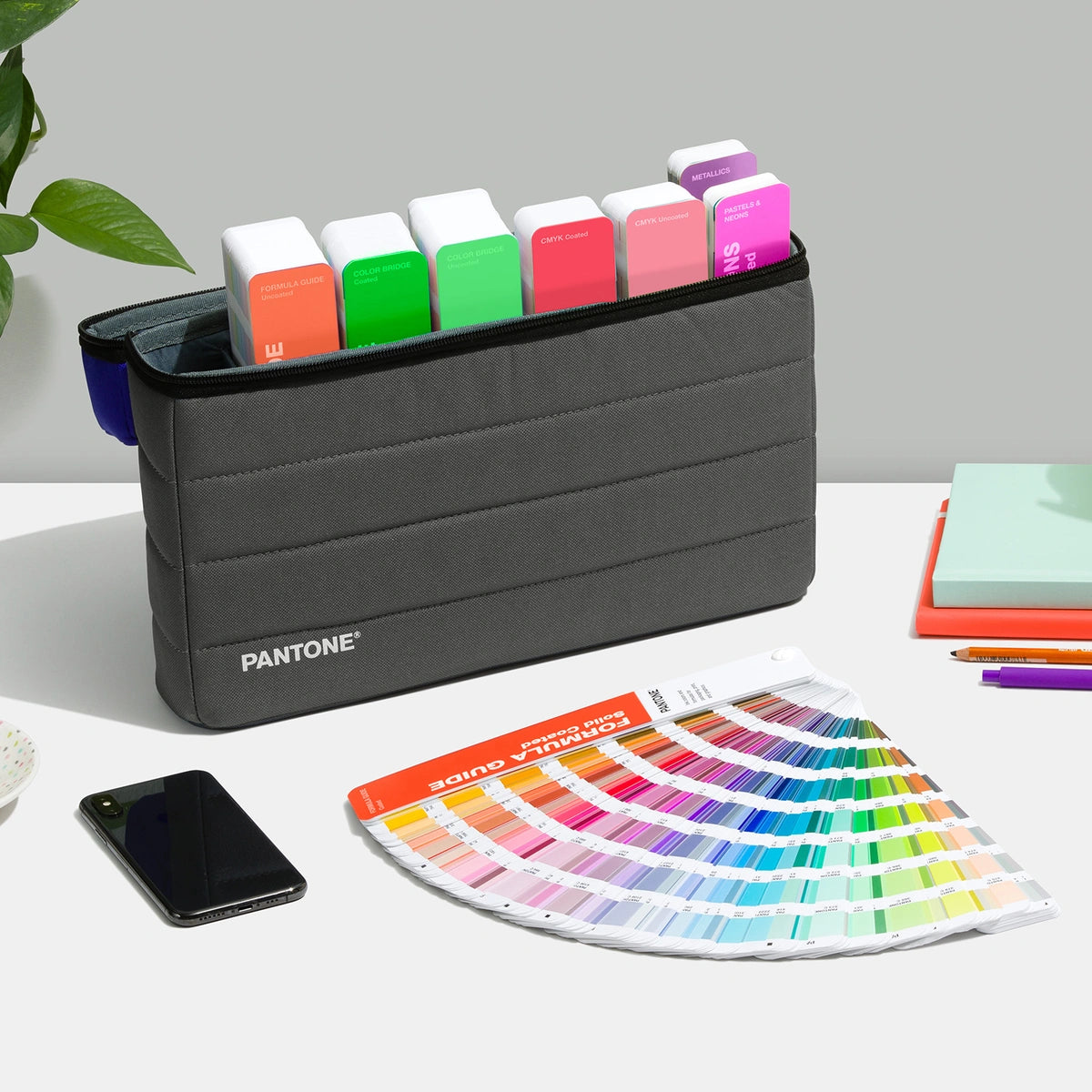 PANTONE PORTABLE GUIDE STUDIO COMPLETE